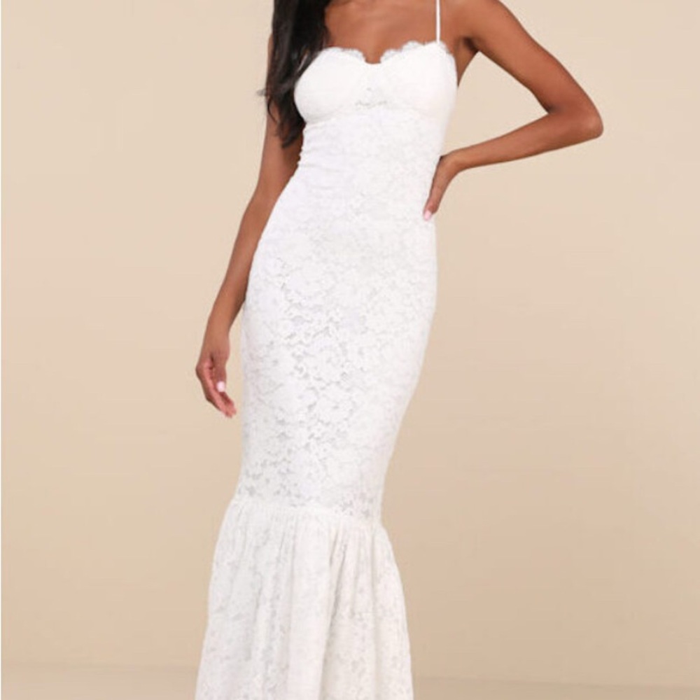 NWT Lulus Instinctively Stunning White Lace Bustier Trumpet Maxi Dress. Size S